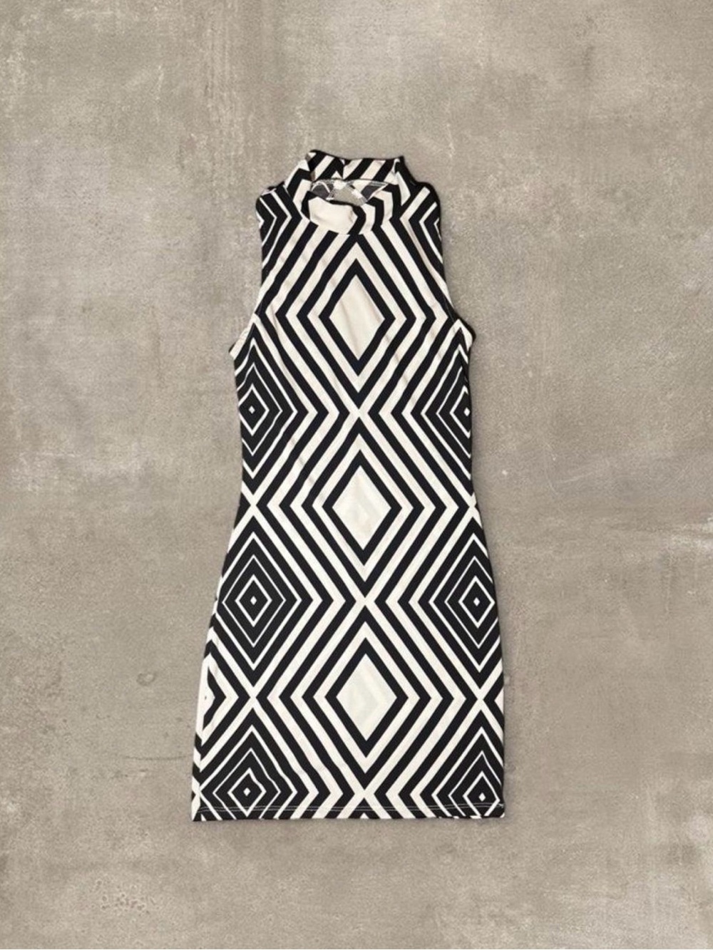 Rhapsodielle black and white geometric diamond pattern dress